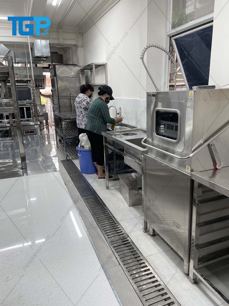 Các quy trình và thi công máy rửa chén công nghiệp cho quán ăn nhà hàng của Trần Gia Phát
