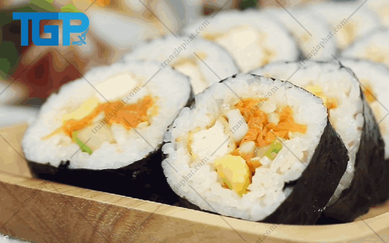 Cách làm sushi chay nấm rau củ xào