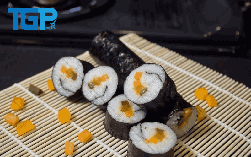 Cách làm sushi chay ngưu bàng cải chua